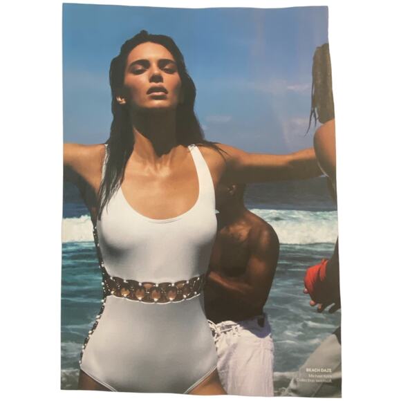 Kendall Jenner in Rabanne Michael Kors Magazine Print Summer 2024 Frame Ready - Picture 3 of 4